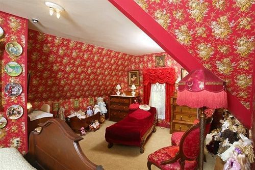 Oakenwald Terrace Chatfield Room photo